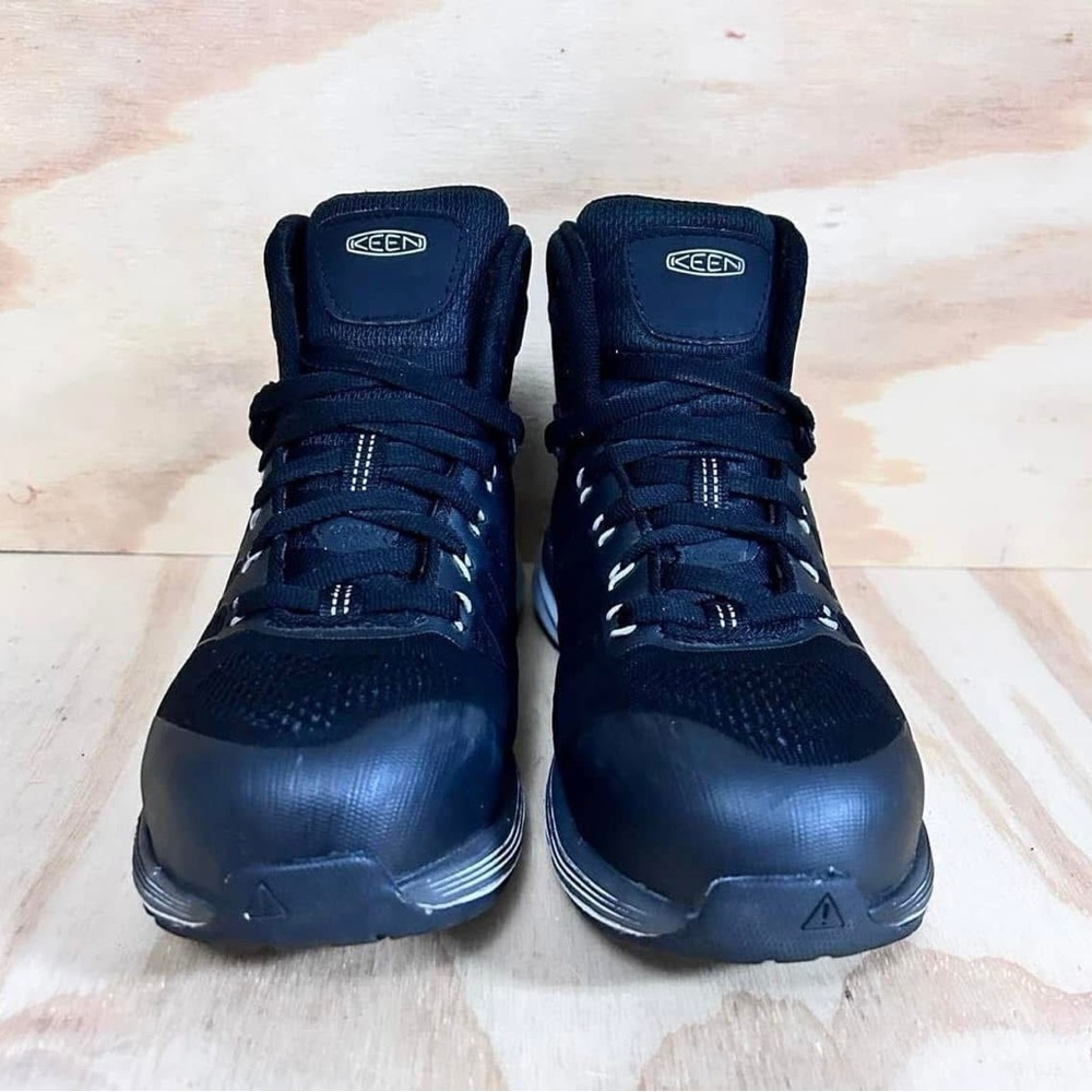 Keen steel toe shoes